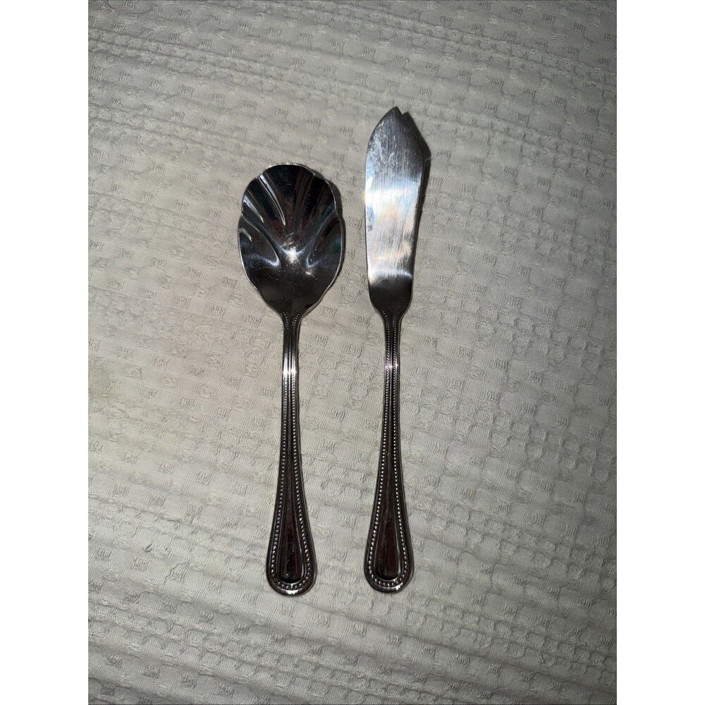 Discontinued Towle Beaded Antique Sugar Shell Spoon And Butter Knife Set